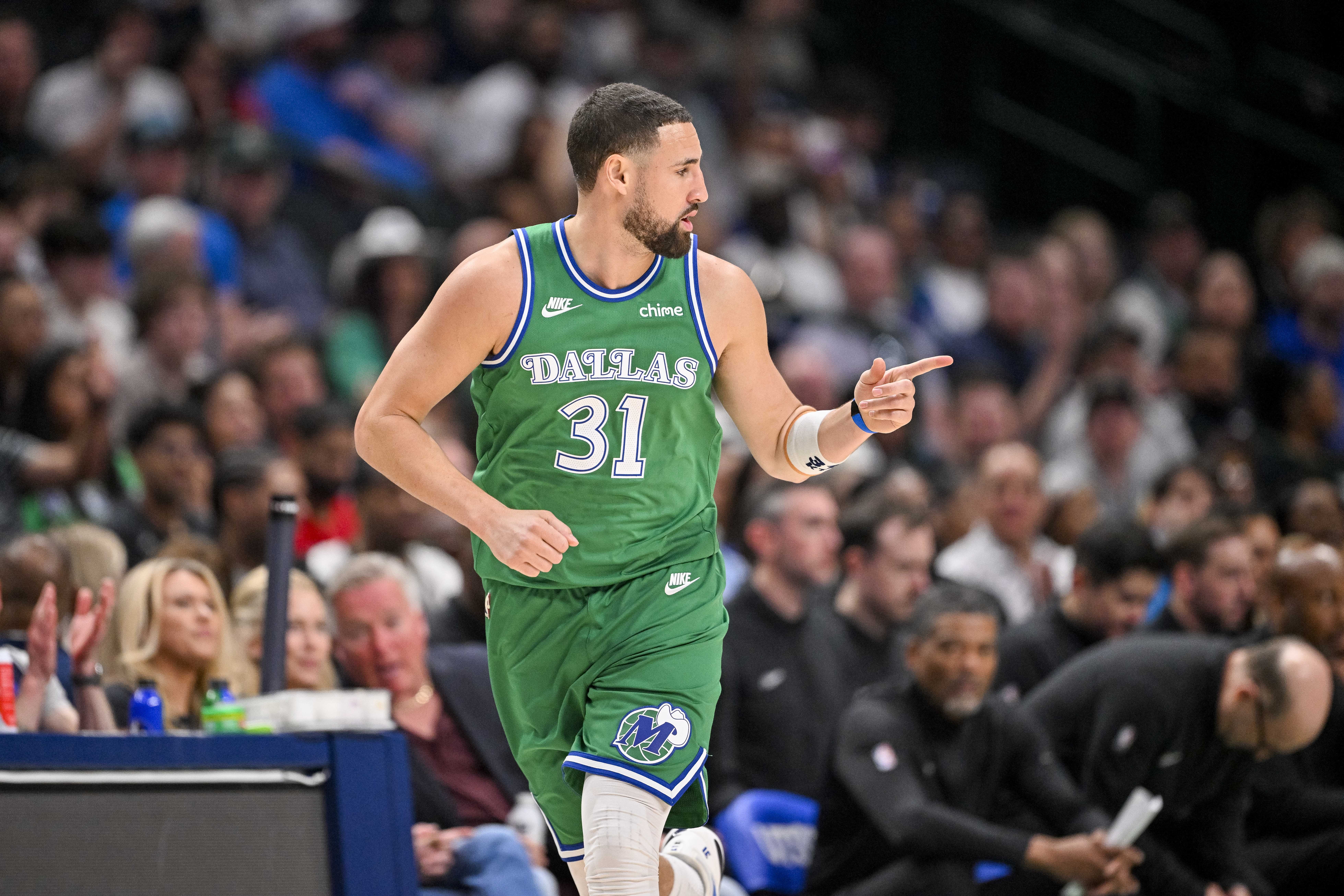 开场就有发挥！克莱首节5中3&amp;三分4中2 独得8分助队追分